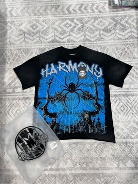 Harmony Spider Web Graphic Tee - Black & Blue